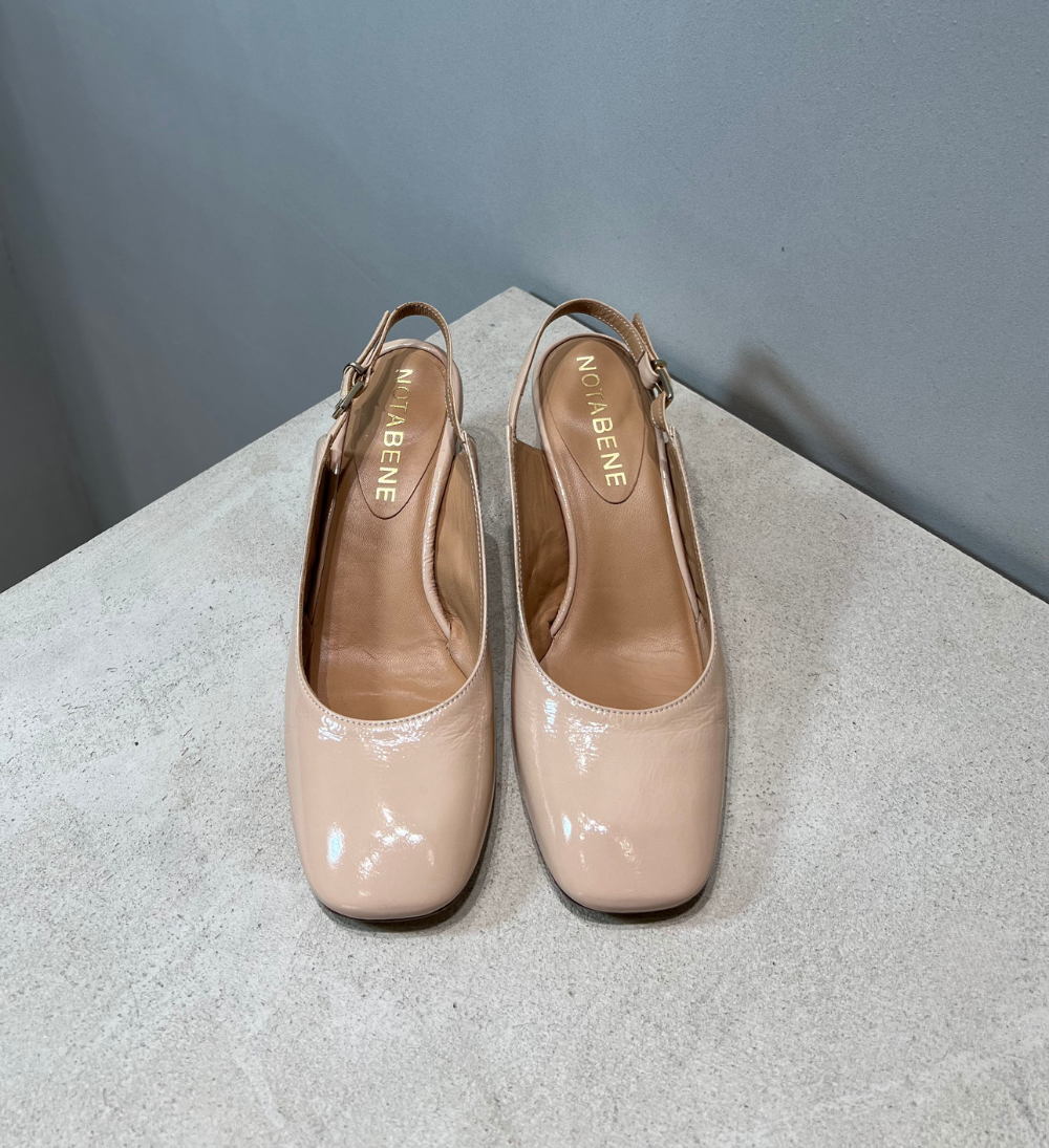 Sample, pumps, nude lacquer, size 37