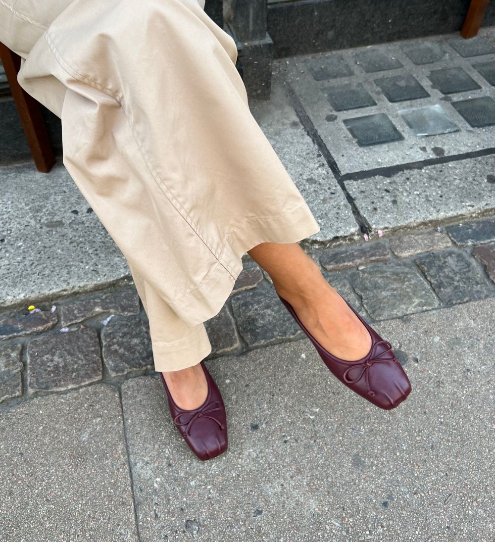 Serena ballerina, burgundy leather
