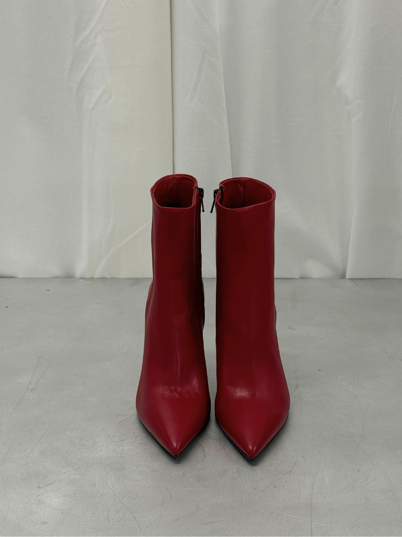 Red leather boots with heels, Size 39