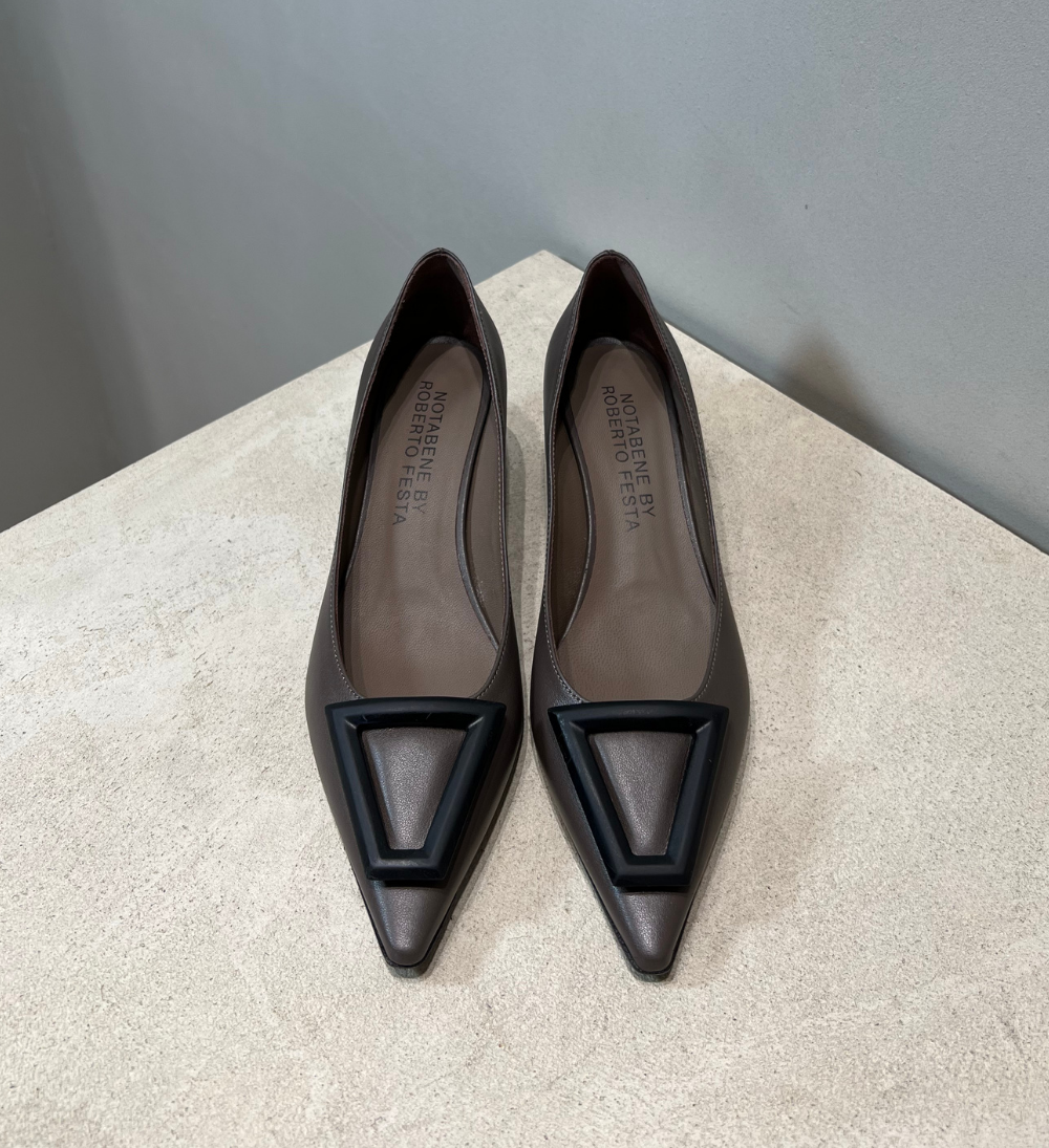 Sample, pump, gray leather, size 37