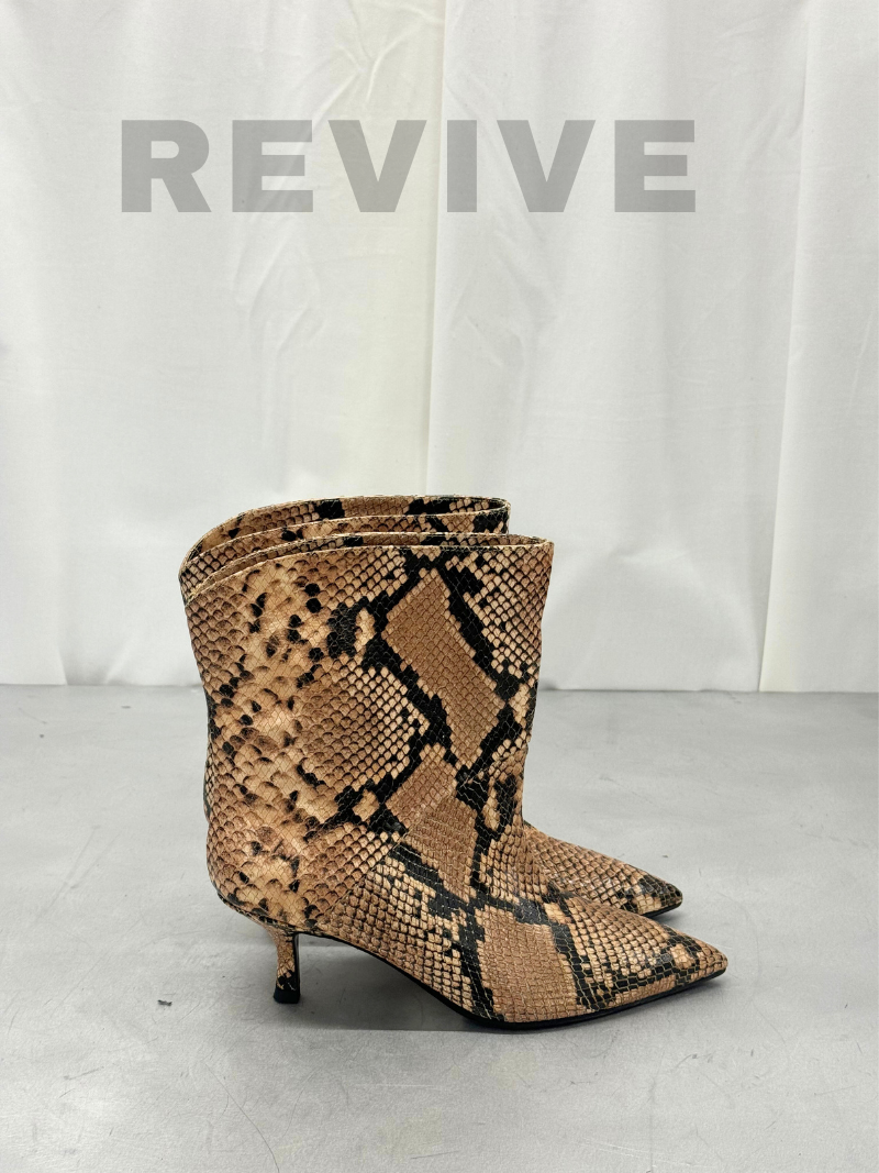 Snakeskin boots with heel, Size 37