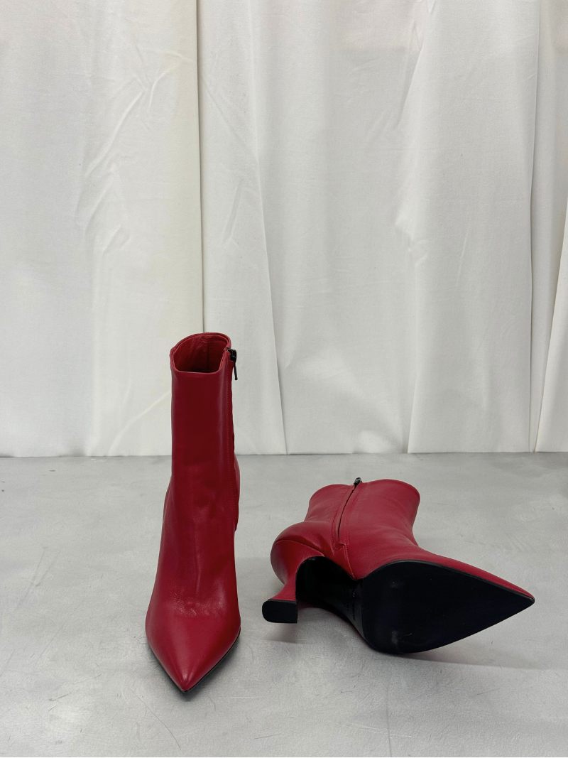 Red leather boots with heels, Size 39