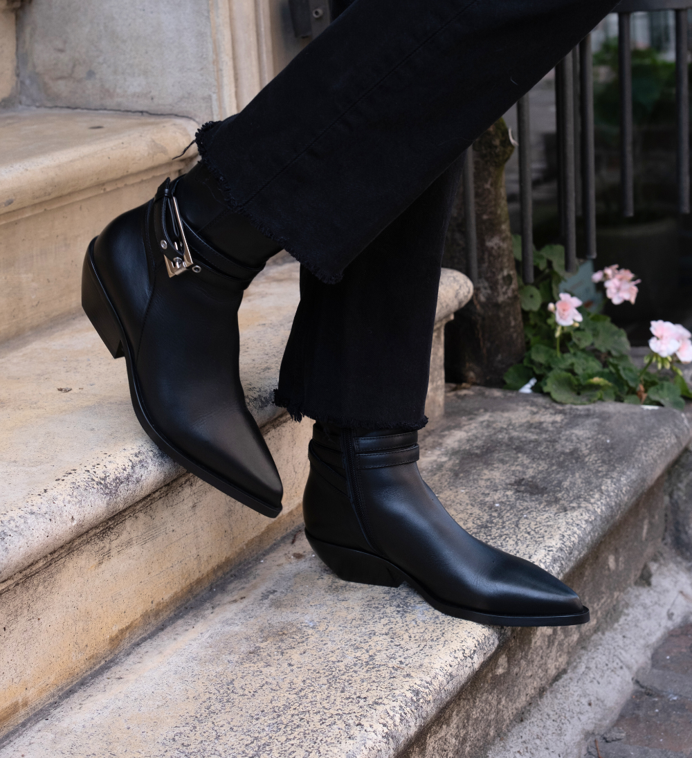 Carla 30 cowboy biker boots, black leather
