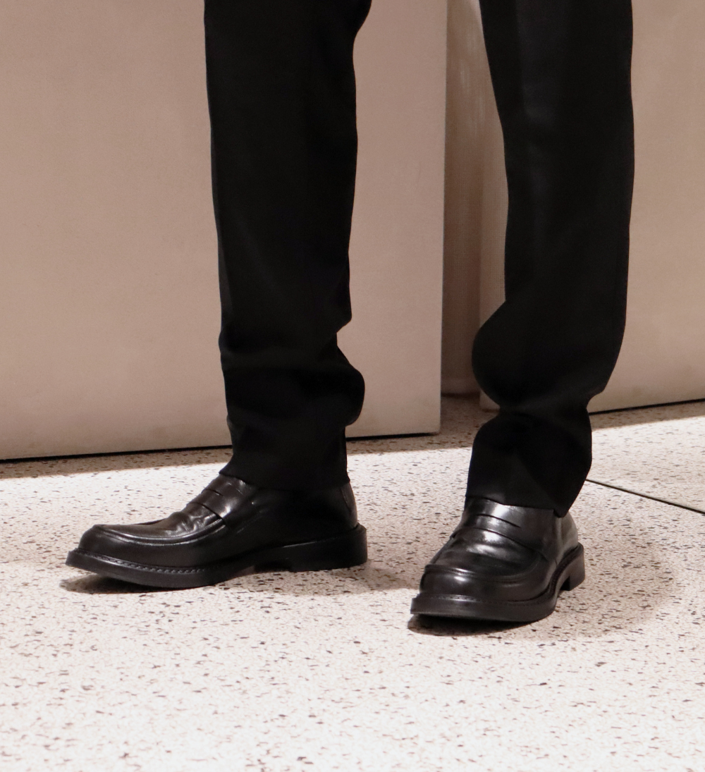 Renzo loafers, black leather
