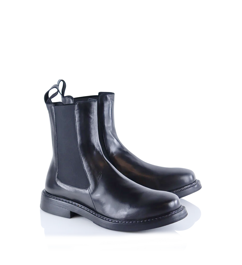 Roman Chelsea Boots, Black Leather