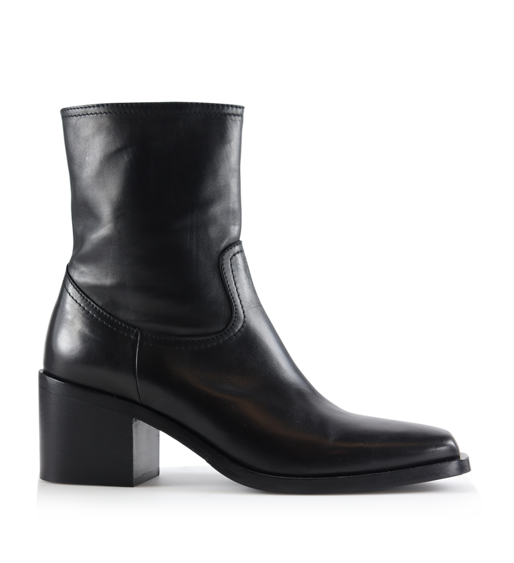 Laura 60 boots, black leather