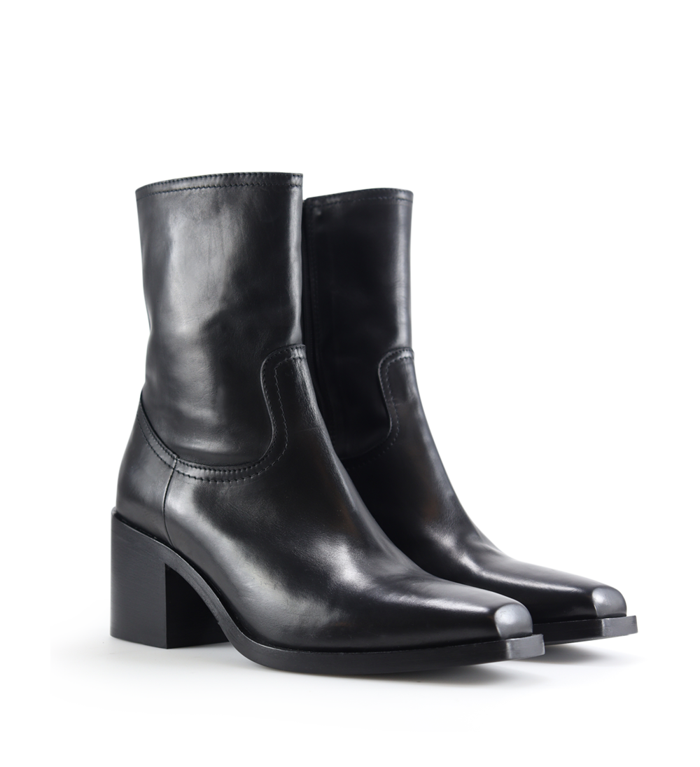 Laura 60 boots, black leather