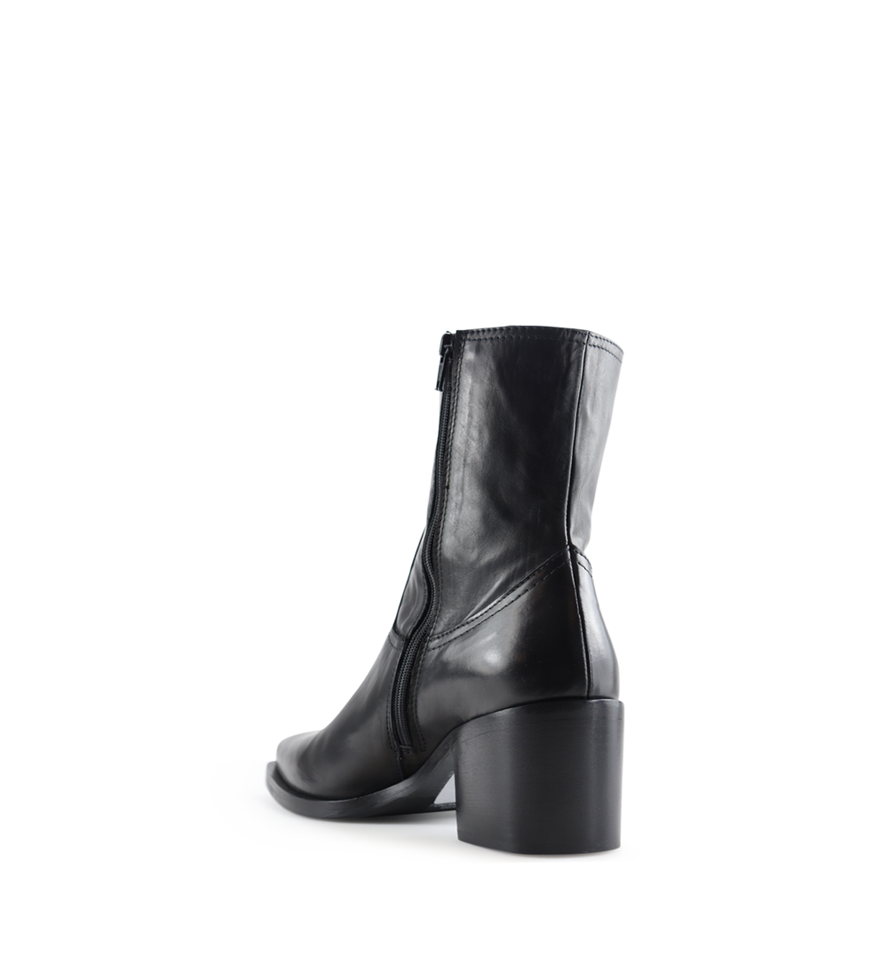 Laura 60 boots, black leather