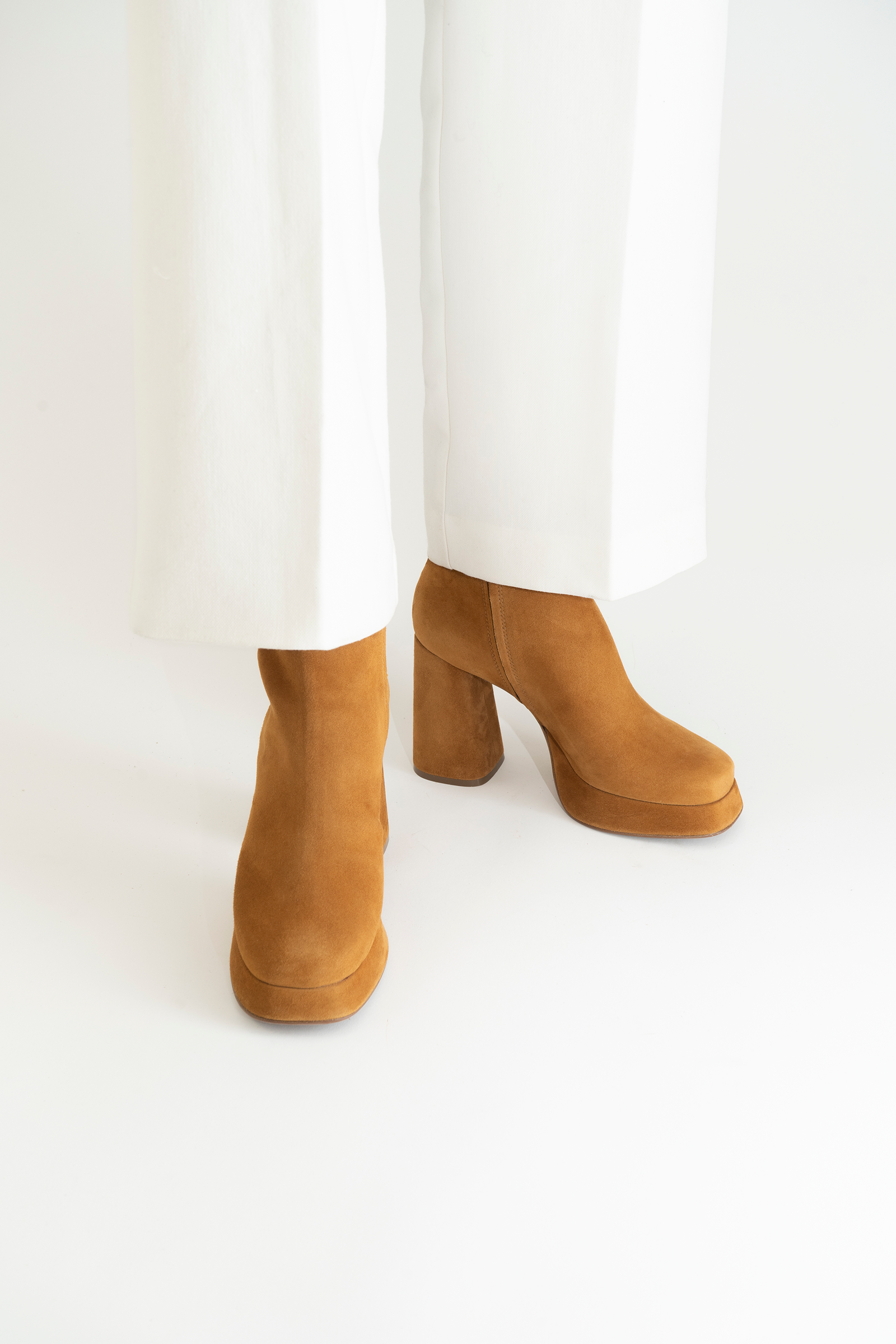 Henny 100 boots, brown suede