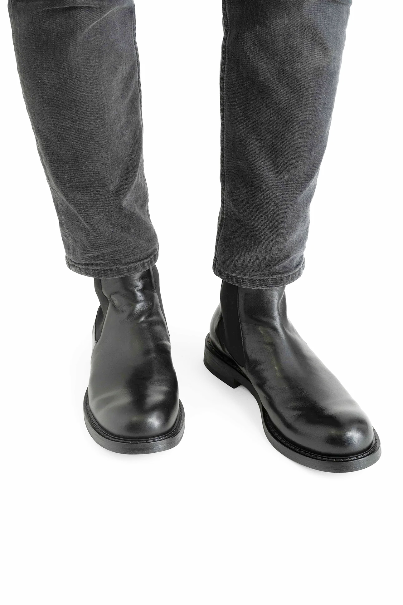 Manual Chelsea Boots, Black Leather