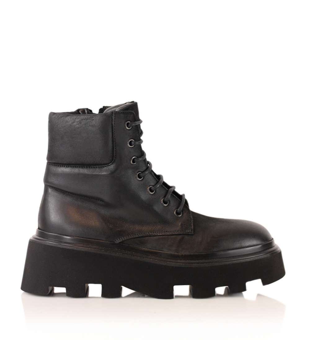 Magle boots, black leather