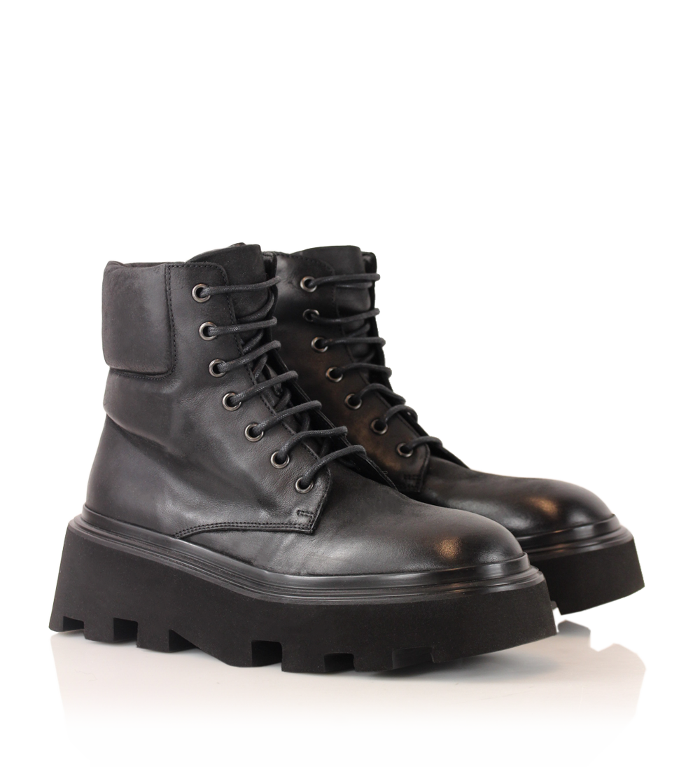 Magle boots, black leather