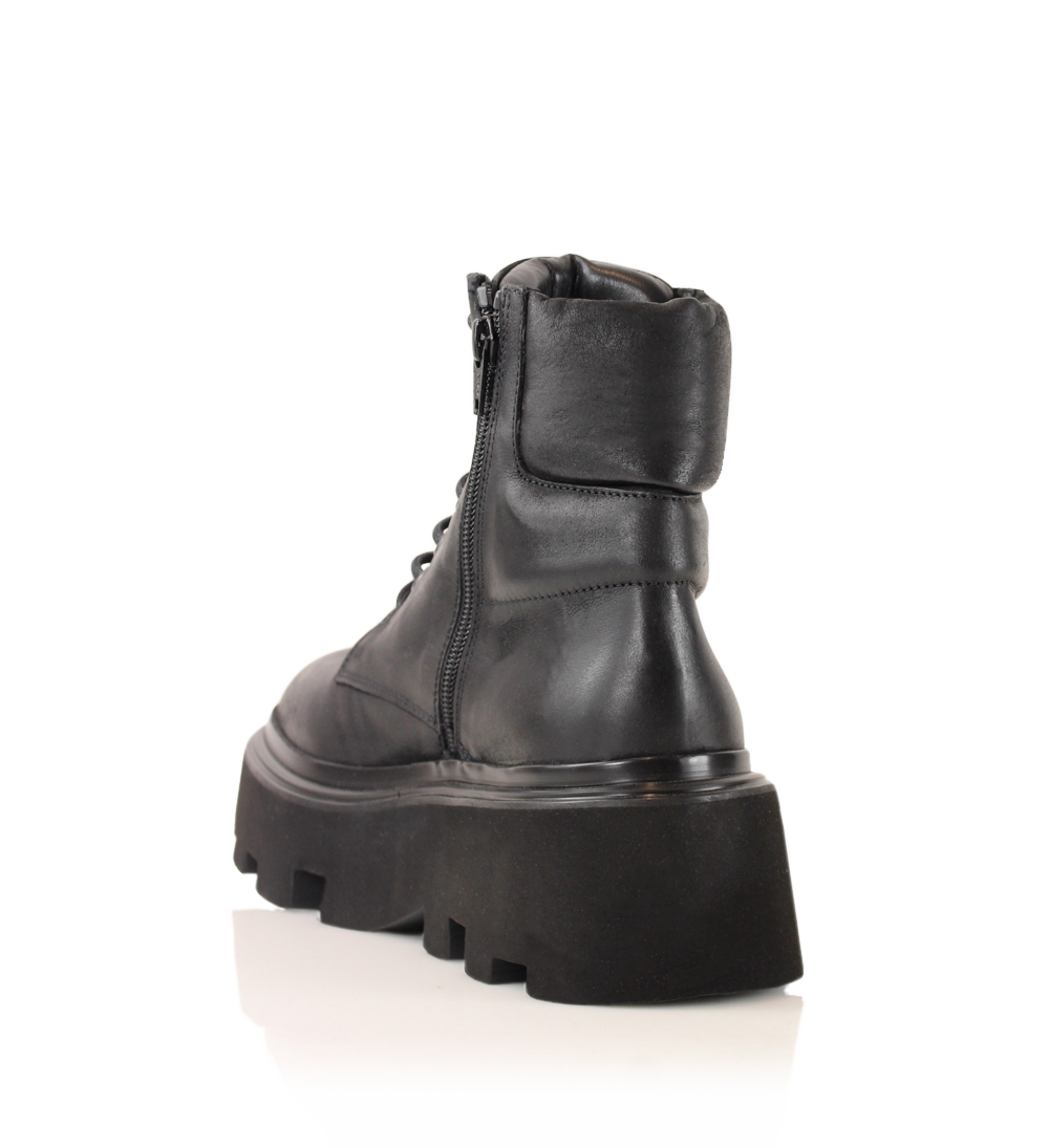 Magle boots, black leather