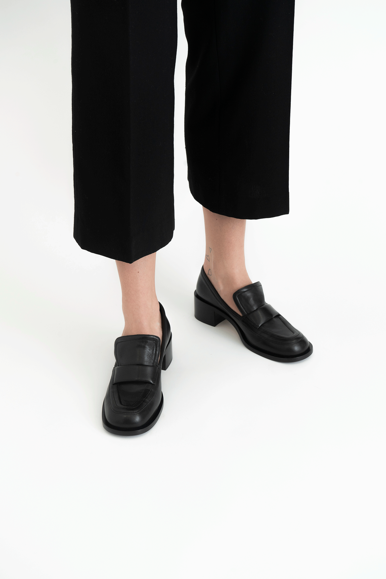 Vera, Black Leather, Loafers