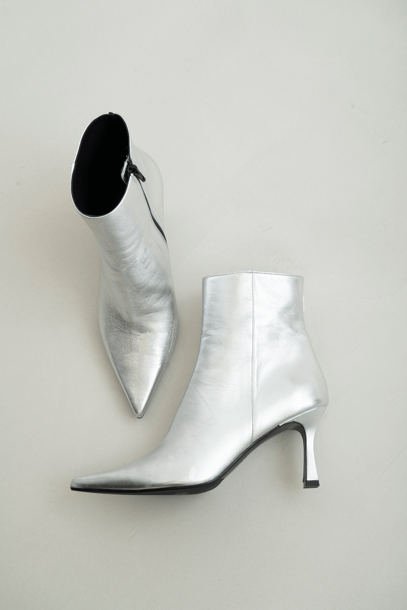 Agnete boots, silver leather