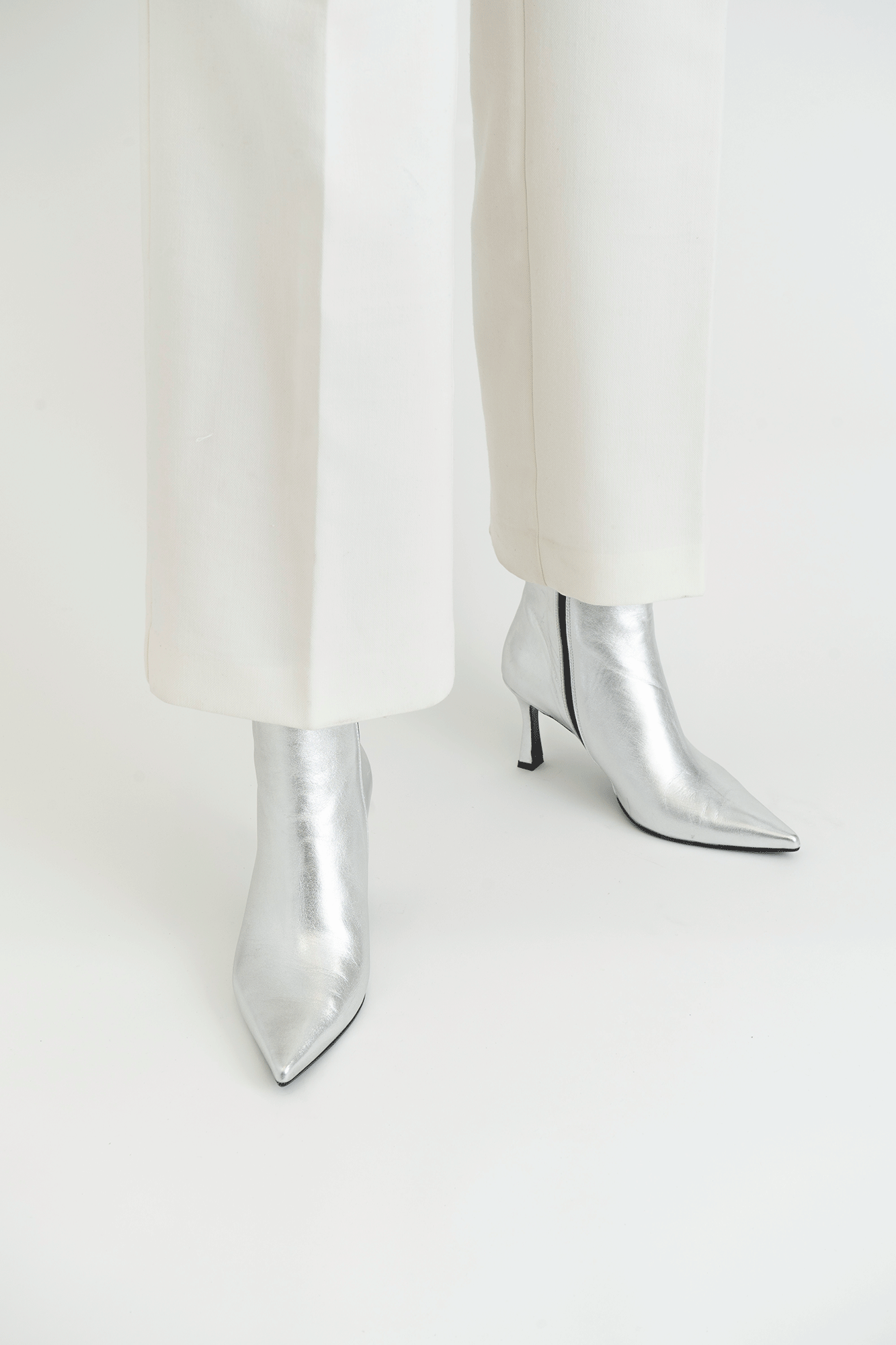 Agnete boots, silver leather