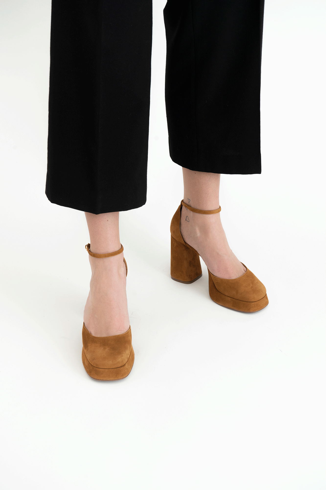 Hedi 100 pumps, brown suede