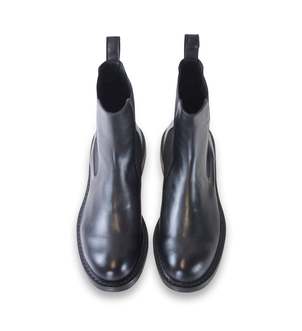Manual Chelsea Boots, Black Leather