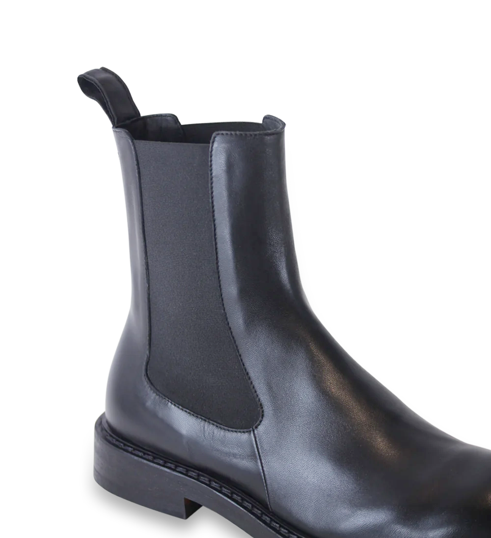 Manual Chelsea Boots, Black Leather