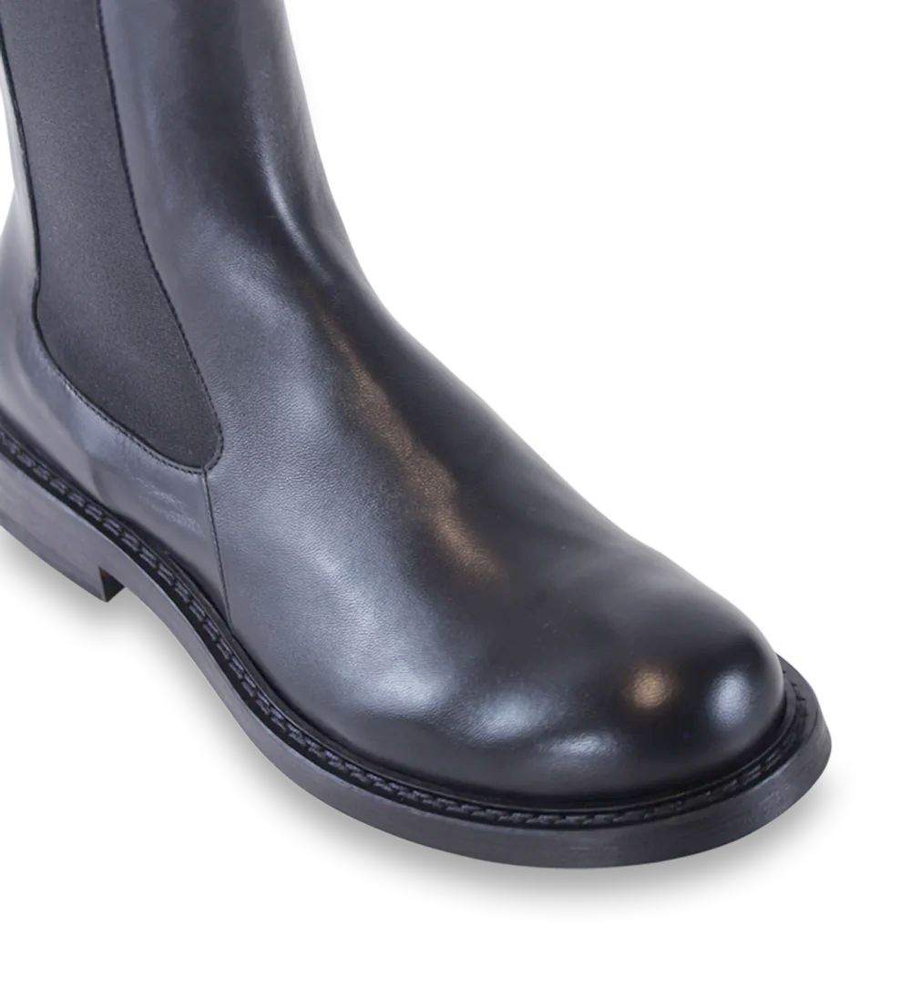 Manual Chelsea Boots, Black Leather