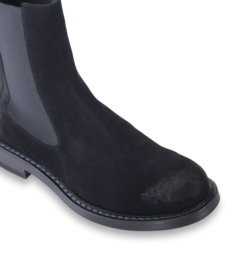 Manual Chelsea Boots, Black Suede