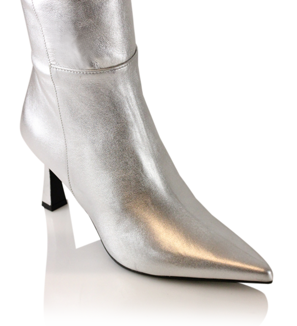 Thora boots, silver leather