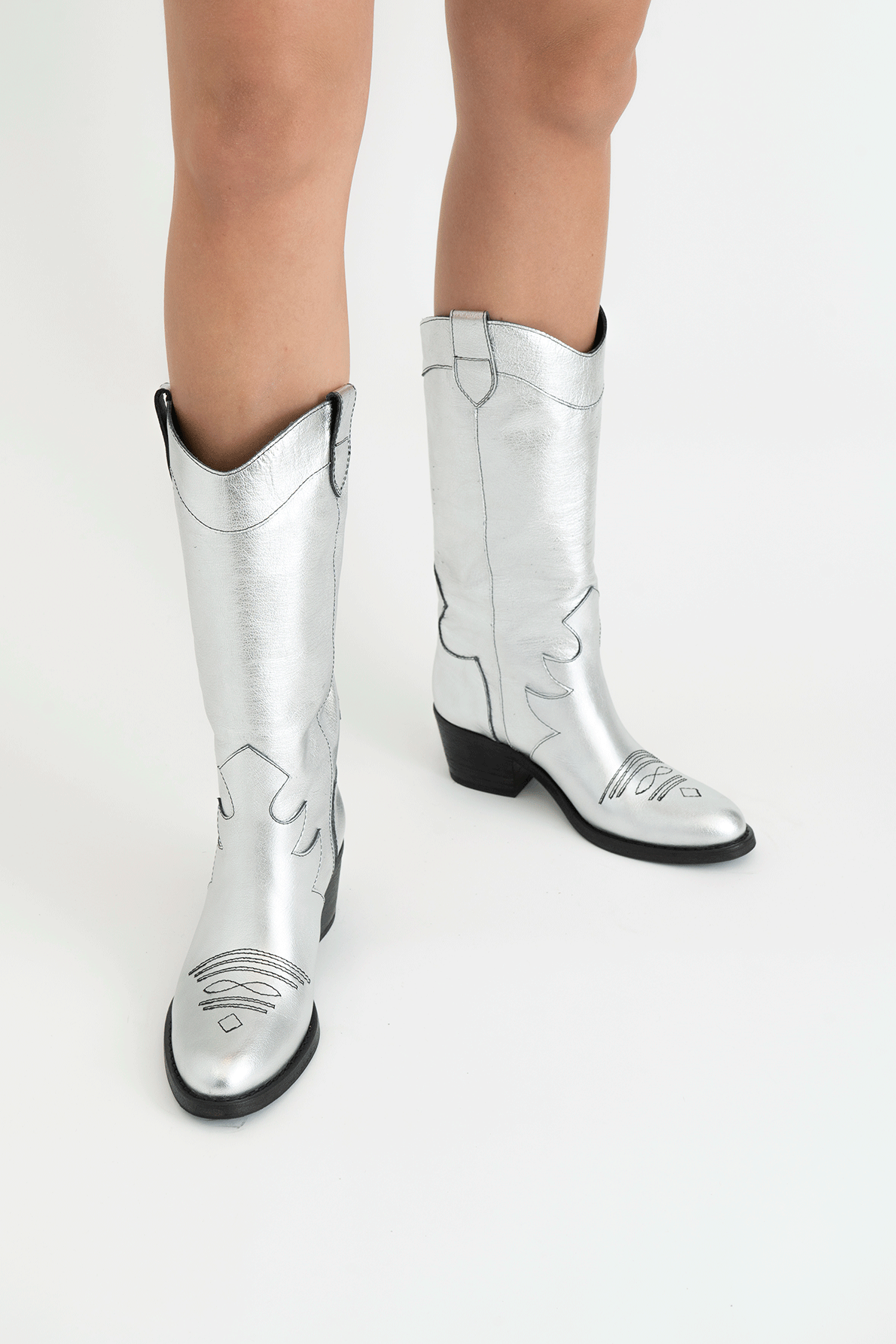 Wendy boots, silver leather