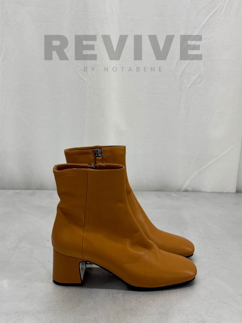 Orange/Brown boot with heel, size 37