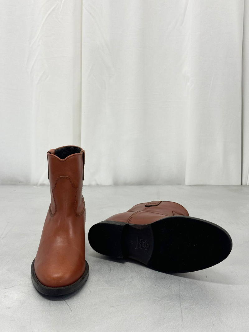 Brown leather boots with built-in heel, size 37