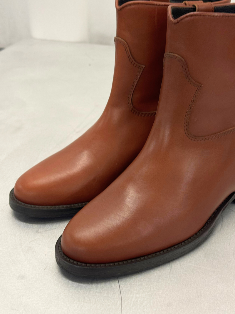 Brown leather boots with built-in heel, size 37