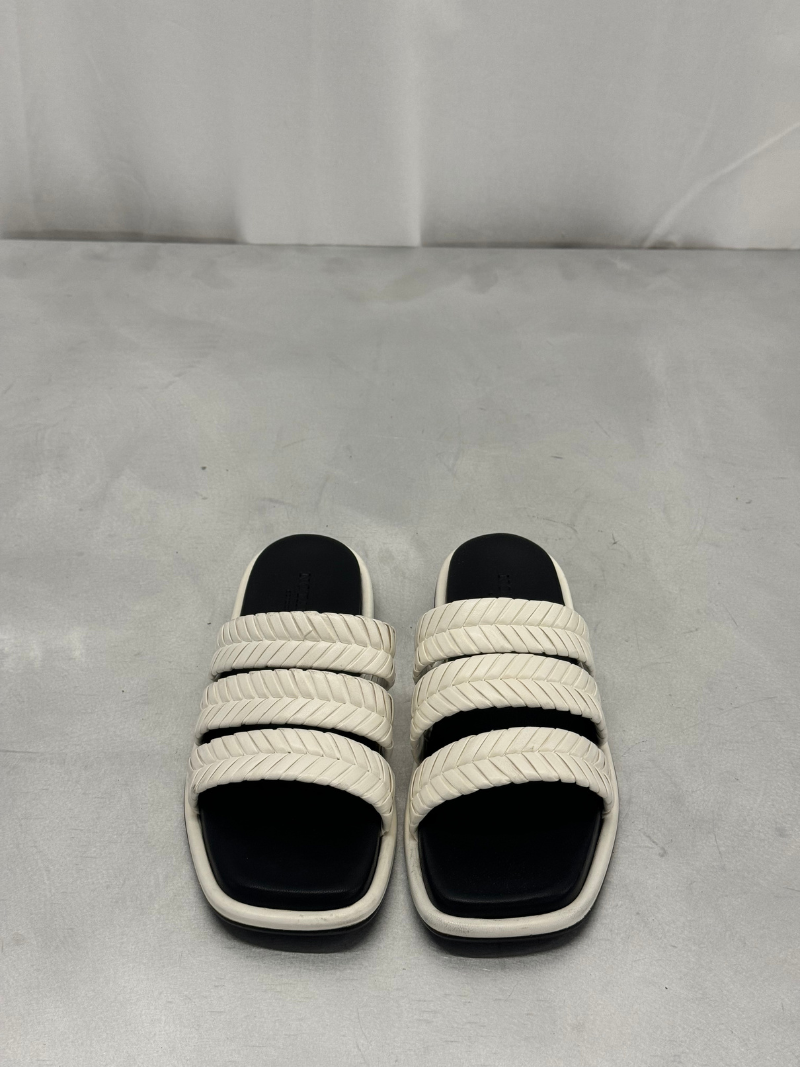 White sandal, size 38