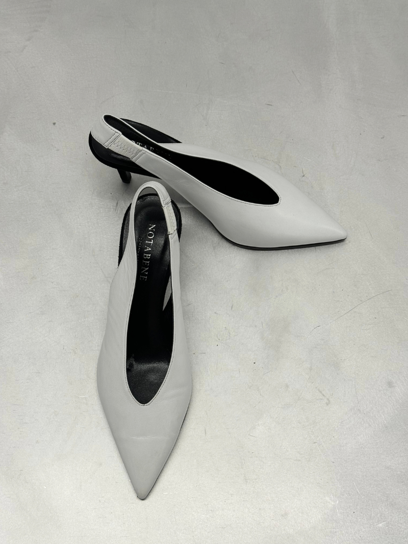 White slingback stilettos, size 37