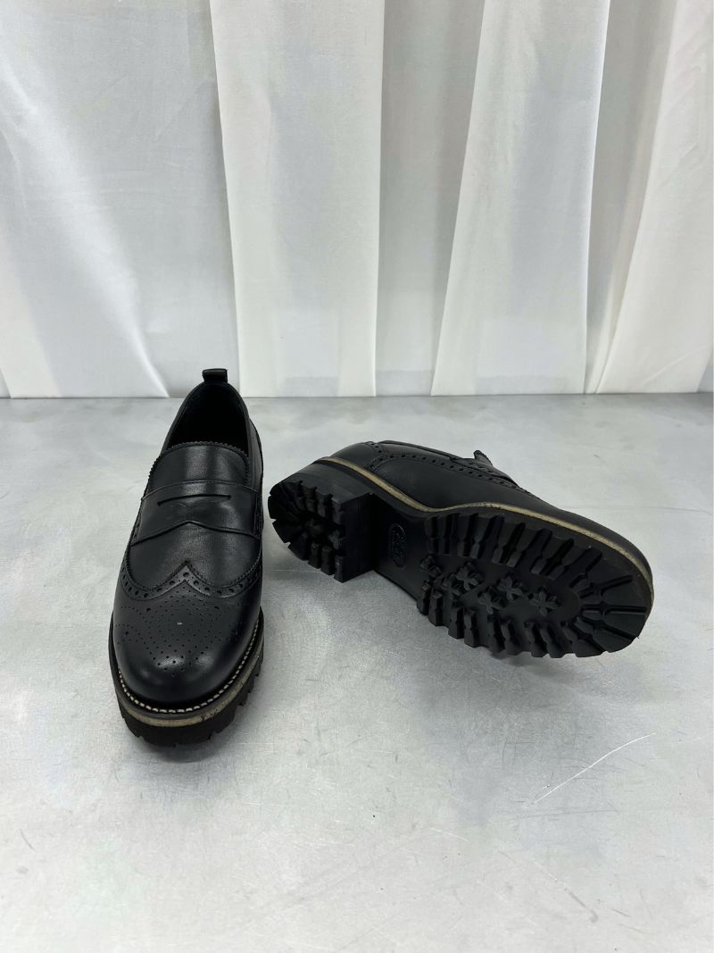 Black loafers with chunky heel, size 39