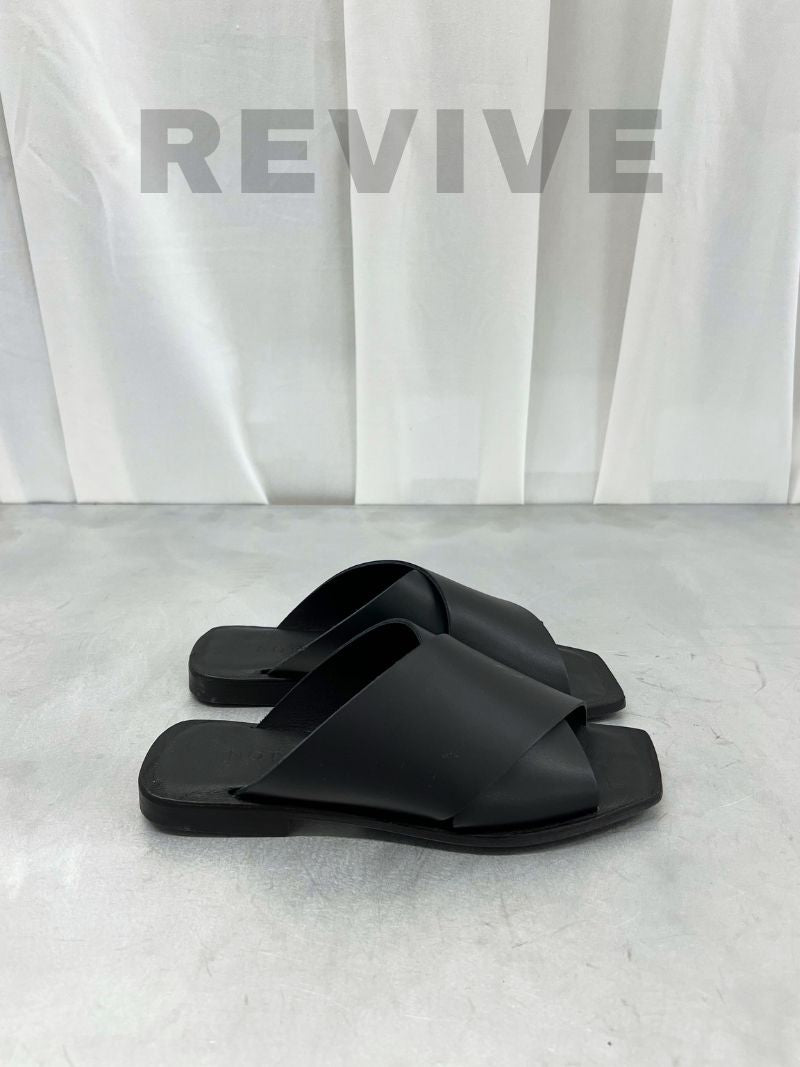 Black leather sandals, size 36