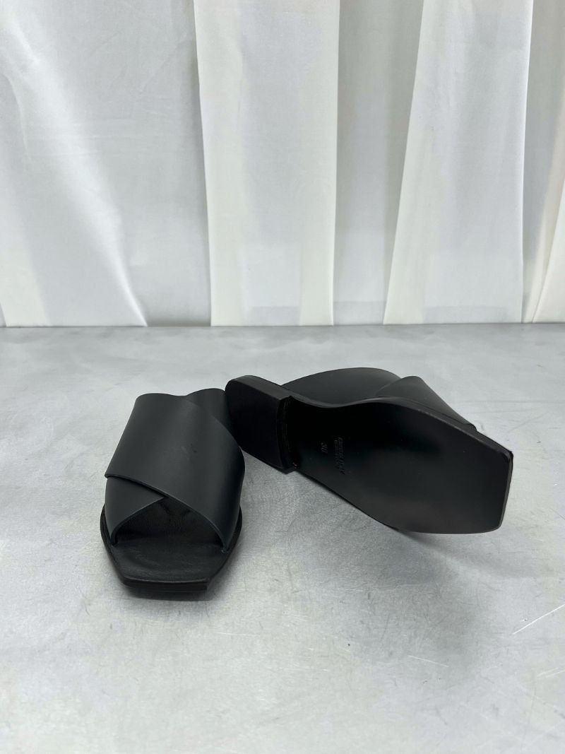 Black leather sandals, size 36
