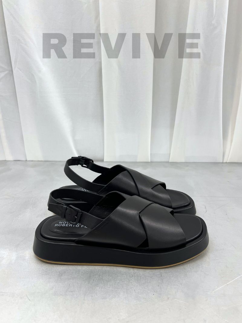 Black sandals with chunky sole, size 42