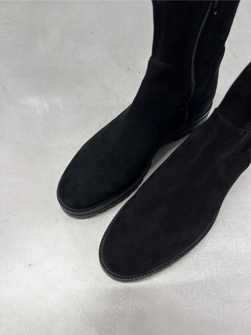 Black ankle boots in suede, size 37