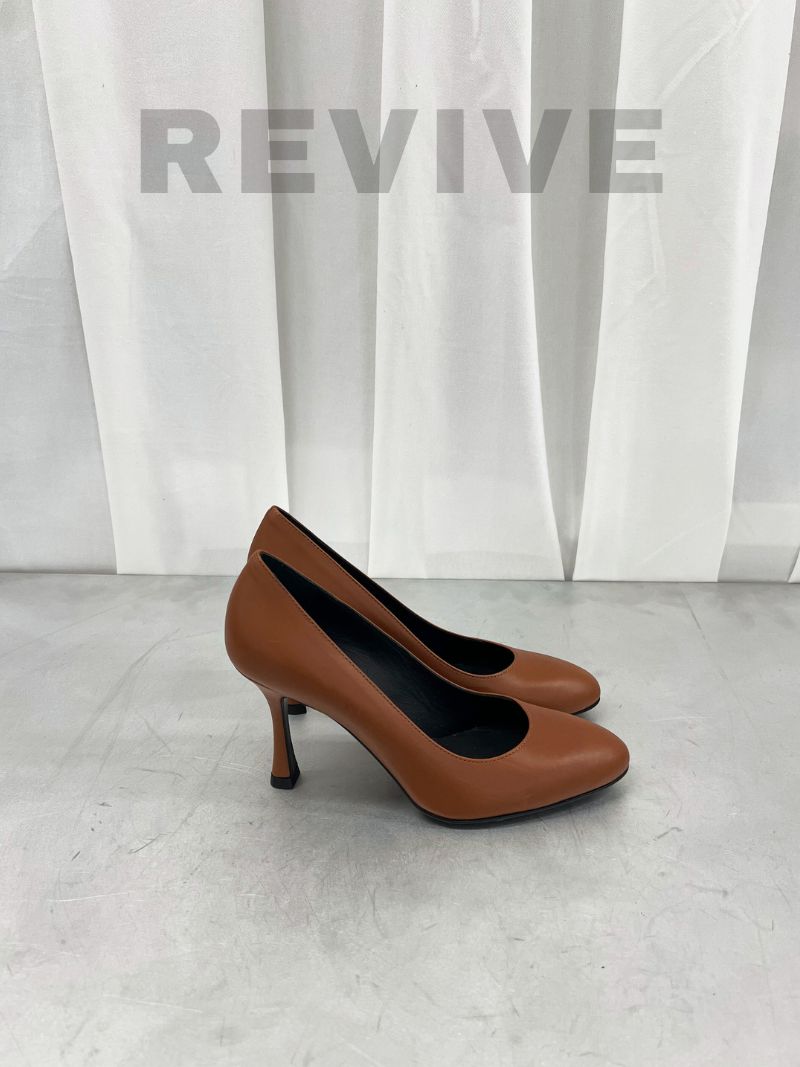Brown pumps with a rounded toe, size 36