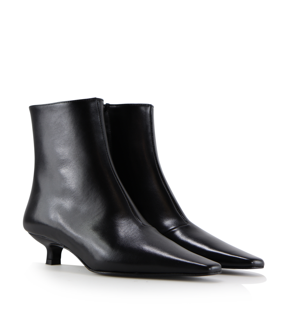 Elly 35 boots, black leather