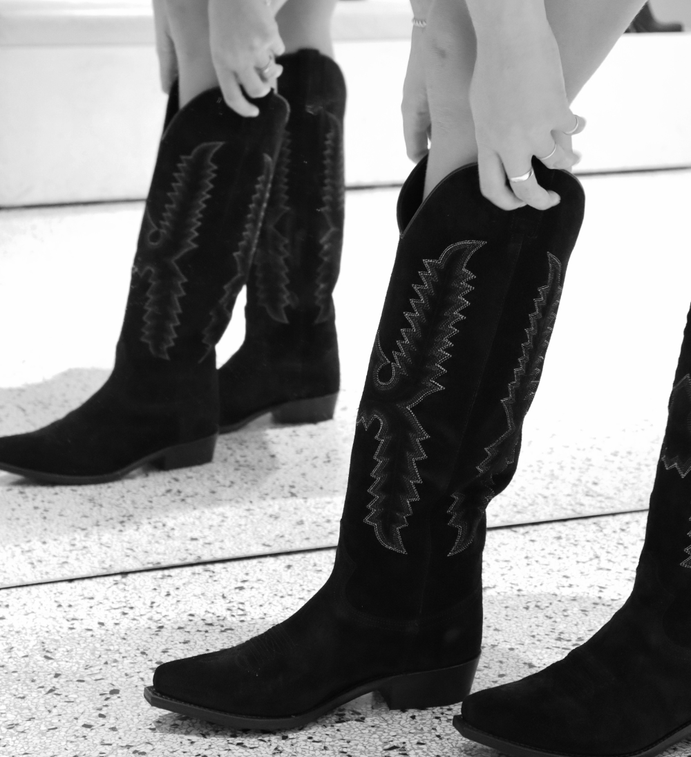Diablo cowboy boots, black suede