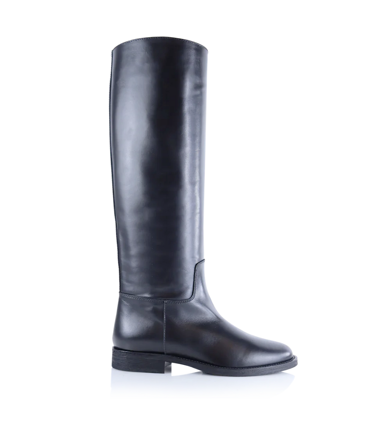 ISOLDE, Black Leather