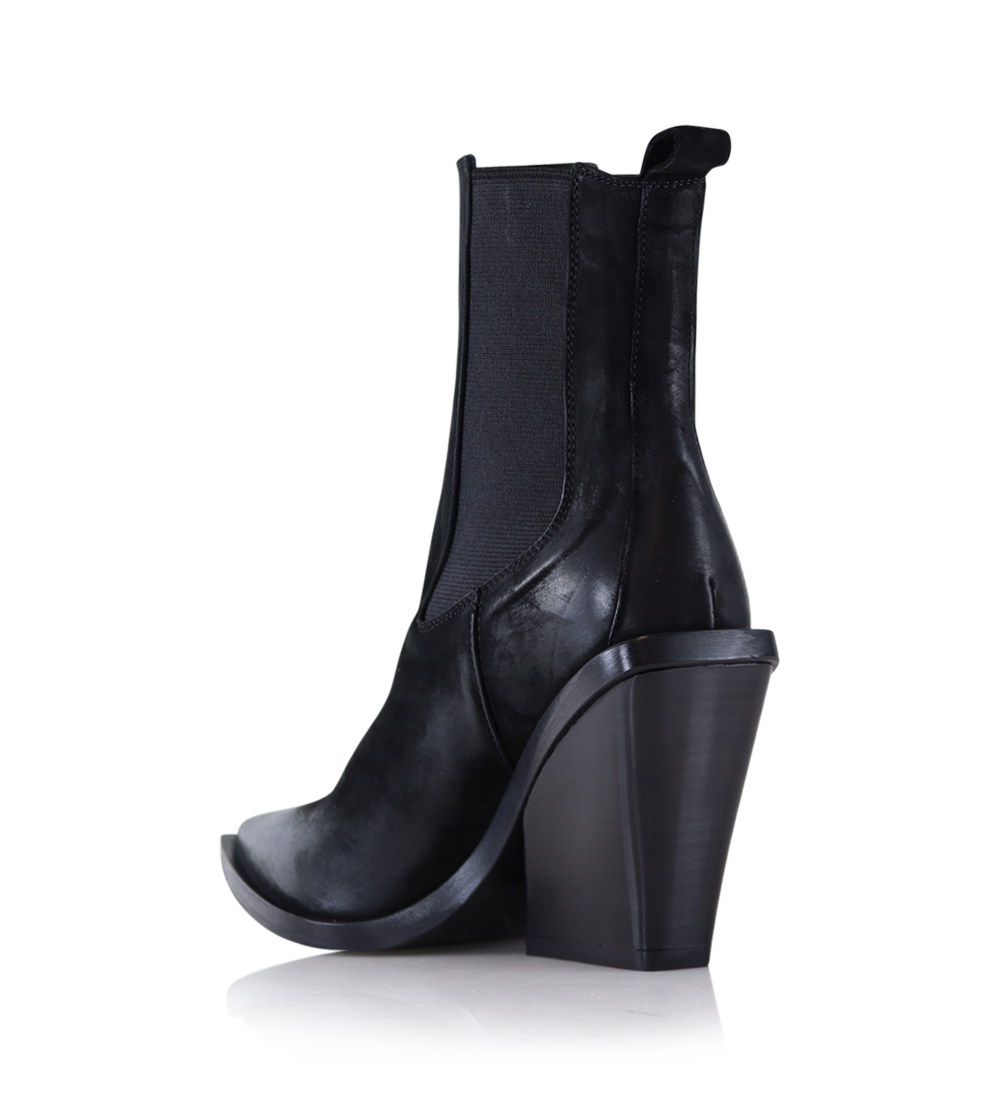 Lara boots, black nubuck