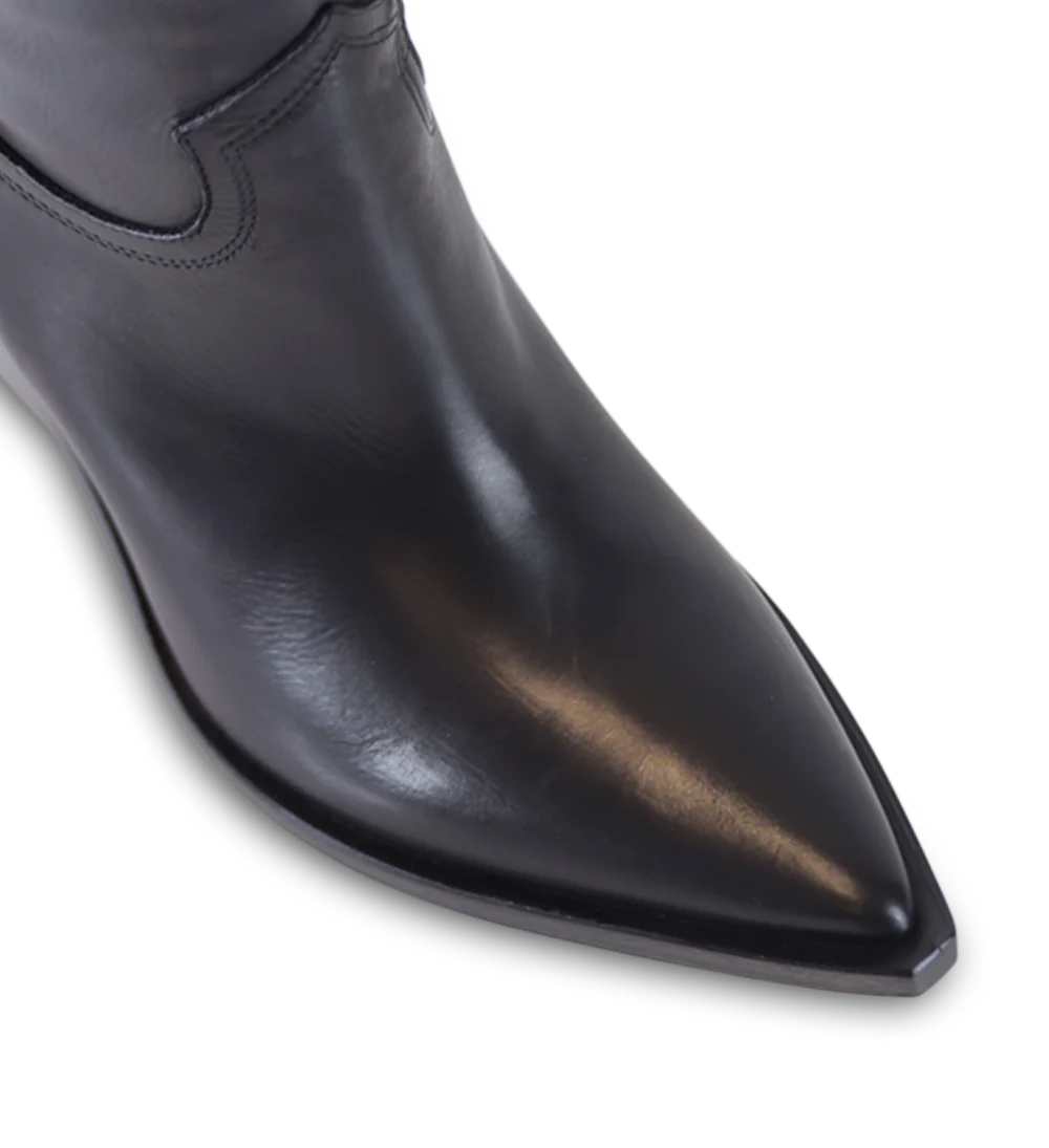 Liva boots, black leather