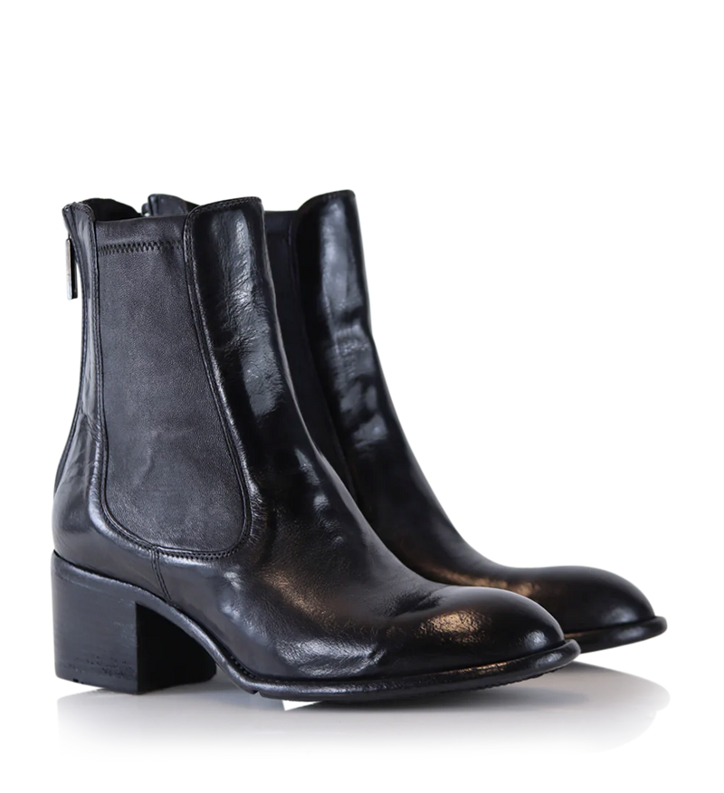 NORMA, Black Leather