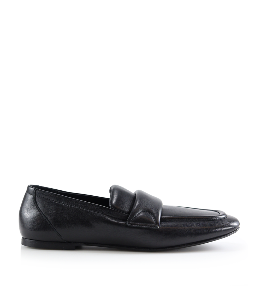 Charly loafers, black leather