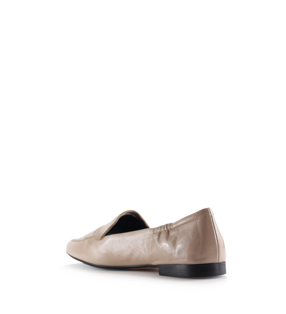 Romy II loafers, nude lak