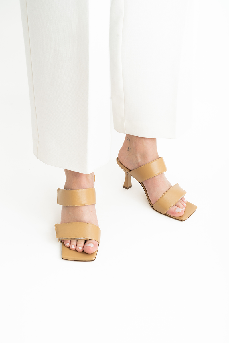 ILINA, Nude Leather