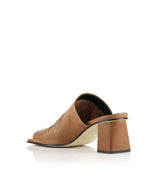 Notabene Ariana, Brown