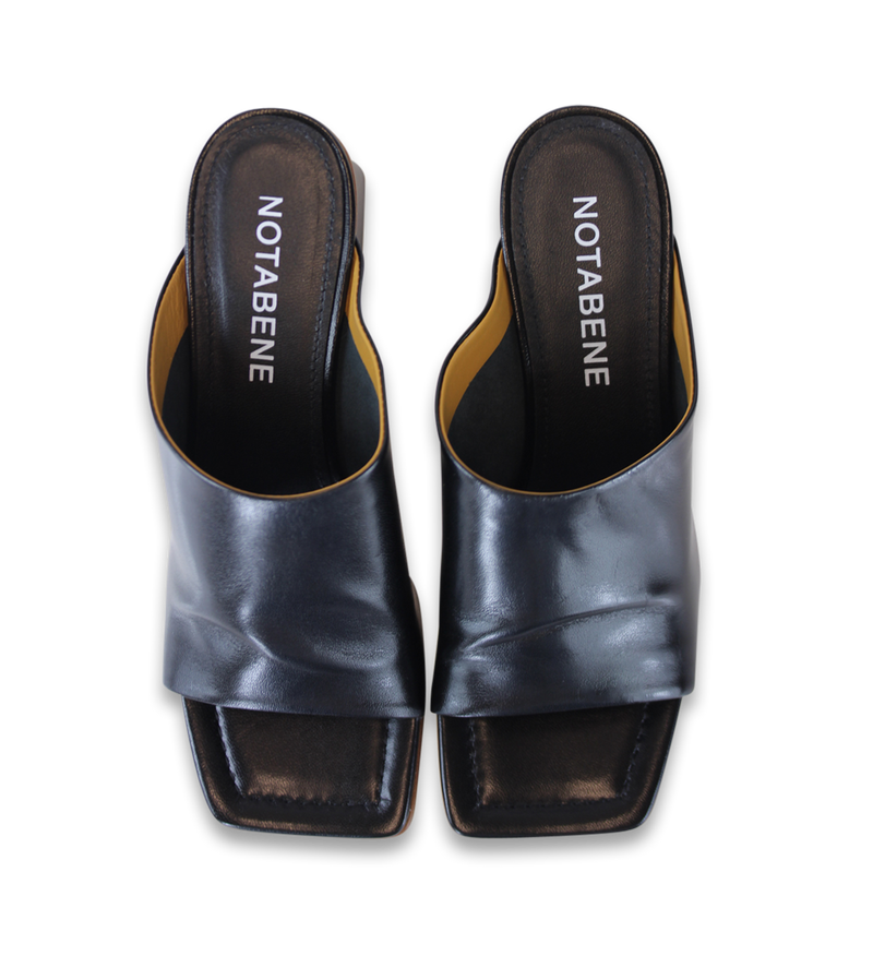ALESSA, Black Leather