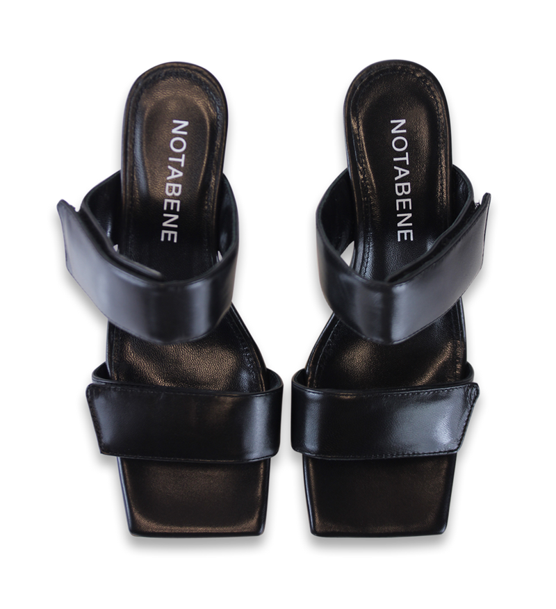 ILINA, Black Leather